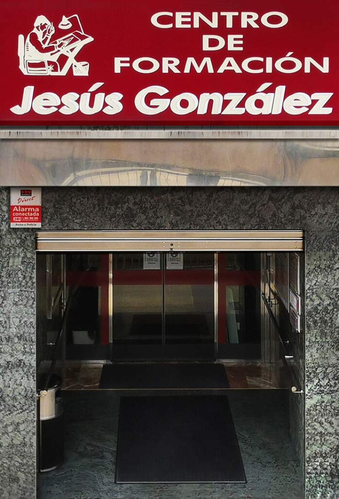Centro Jesús González entrada principal